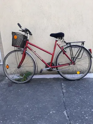 Bicicleta de dama, roti 28, cu 3 viteze in butuc.