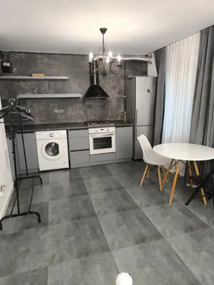 Se ofera spre inchiriere garsoniera in zona Militari