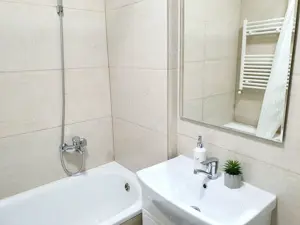 inchiriere garsoniera  in zona Obor  aproape de metrou - imagine 3