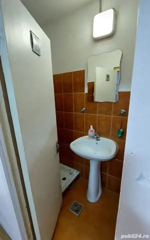 Casă sau spațiu comercial - imagine 2