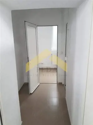 De vanzare doua hale pe un teren imprejmuit 9000 mp zona Gai - imagine 3