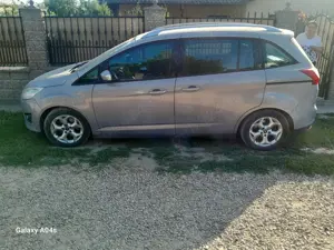 Vând Ford g-c max