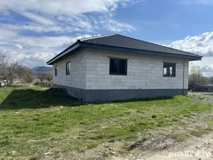 execut case la rosu - imagine 3