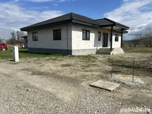 execut case la rosu - imagine 4