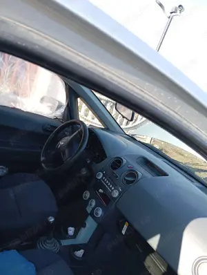 Vând Mitsubishi colt