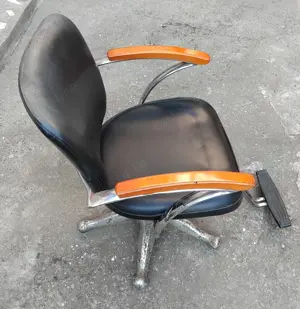 Scaun Coafor Frizerie -stare buna, necesita mici reconditionari