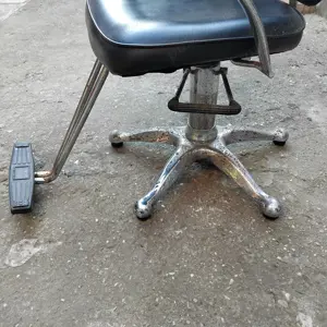 Scaun Coafor Frizerie -stare buna, necesita mici reconditionari - imagine 3