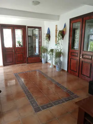  vilă+casa cu etaj  pozitie ultracentral ,la 275000e  . - imagine 2