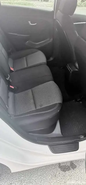 Hyundai i30 cdri  - imagine 9 Hyundai i30 cdri  - imagine 9