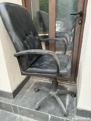 vand un scaun de birou cu roti  - imagine 2