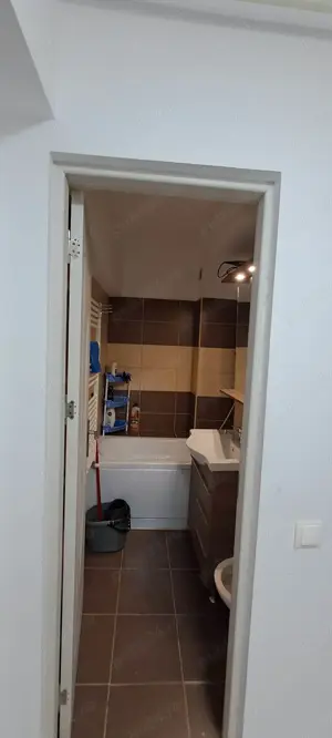 Garsonieră de închiriat în regim hotelier   Onești, Str. Victor Babeș nr. 2 - imagine 2
