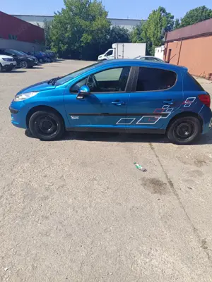 Vând Peugeot 2071. 1,4hdi 20  km 1999 euro  - imagine 3