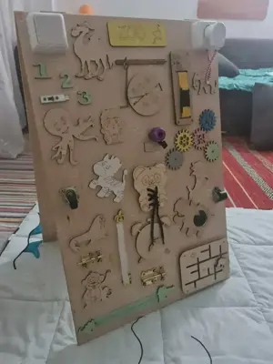 Tabla senzoriala din lemn pentru copii