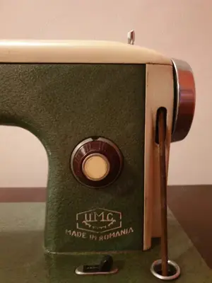 Masina de cusut ileana cu pedala si motor - imagine 5