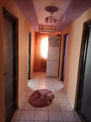 Vând apartament 3 camere decomandat zona nord - imagine 3