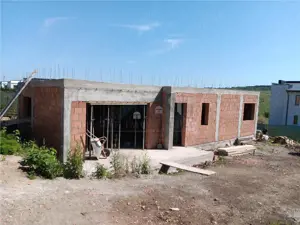 Valea Lupului CASA PARTER 4cam sc=115mp TEREN 380mp toate utilitatile - imagine 4