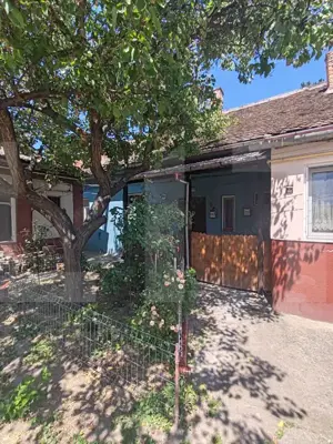 Apartament de vanzare, cu 2 camere, 55 mp, zona Sinaia - imagine 2