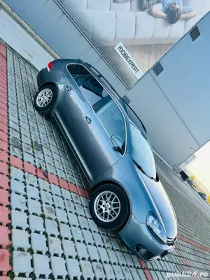 Volkswagen Golf 1.6 TDI DSG - imagine 4