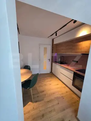 Apartament de vanzare, cu 2 camere, 56 mp, zona Independentei