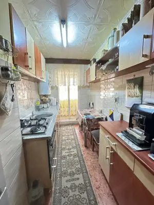 Apartament de vanzare 2 camere decomandat, zona Centrala Sacele