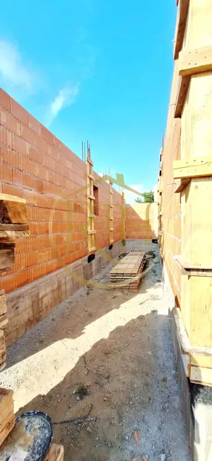 Oferim spre vanzare, Case tip duplex despartite prin spatiu verde, Giroc - imagine 11