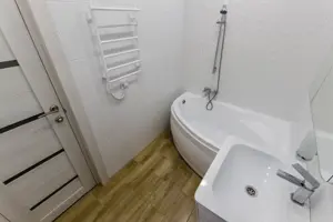 Garsoniera in zona Garii aproape de Mall Coresi - imagine 3