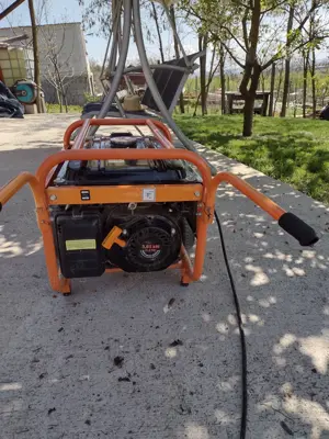 Vând  Generator curent  Cross X Tools   Germany, pe benzină monofazat !  P=3,85 kW   11A - imagine 2