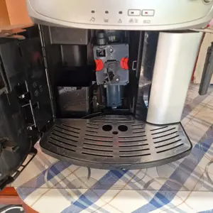 Espressor de cafea automat Delonghi Caffe Venezia  - imagine 2