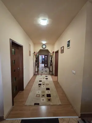 Casă Individuală cu 8 Camere și 4 Băi   de Vânzare în Ciarda Roșie - 375.000 Euro - imagine 12  Casă Individuală cu 8 Camere și 4 Băi   de Vânzare în Ciarda Roșie - 375.000 Euro - imagine 12