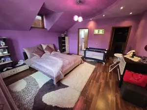 Casă Individuală cu 8 Camere și 4 Băi   de Vânzare în Ciarda Roșie - 375.000 Euro - imagine 10  Casă Individuală cu 8 Camere și 4 Băi   de Vânzare în Ciarda Roșie - 375.000 Euro - imagine 10