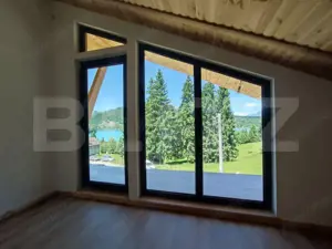 Casă de vacanță, 3 camere, 100 mp, zona Colibița