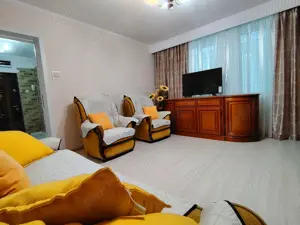 Apartament 3 camere,decomandat,90m2,etaj;2din4 ,Hipodrom