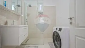 Casă falnică, curte individuală, langă Piața Unirii, în inima Scheilor - imagine 11