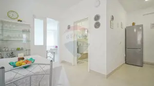 Casă falnică, curte individuală, langă Piața Unirii, în inima Scheilor - imagine 6