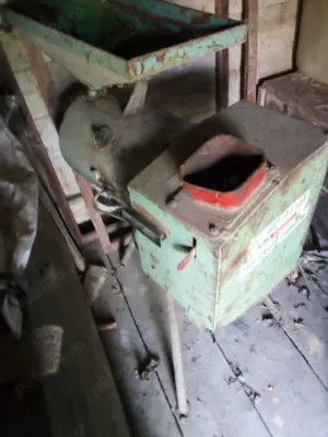 Vind moara  cu ciocane cu sfarmitor de porumb