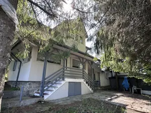 Persona fizica vand cabana cu teren la Beliș