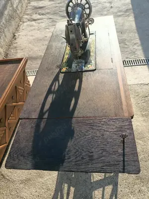 Mașina veche de cusut, marca Wertheim Frankfurth - imagine 3