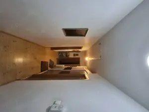 Vand apartament 3 camere in Baile Herculane,garaj si boxa