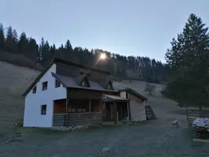 Proprietate 8ha si cabana de vanzare in Bucovina Campulung Moldovenesc - imagine 3