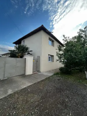 Casa de Vanzare!!
