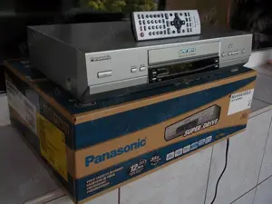 Video PANASONIC nv-hv61 recorder,6 head S-VHS SQPB,Hi-Fi,telecomanda,nou in cutia originala - imagine 2