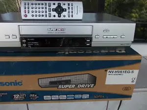 Video PANASONIC nv-hv61 recorder,6 head S-VHS SQPB,Hi-Fi,telecomanda,nou in cutia originala - imagine 3