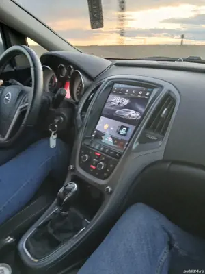 VÎND  OPALASTRA J  spor t turing  euro 6 LA pretu  2600 avariat