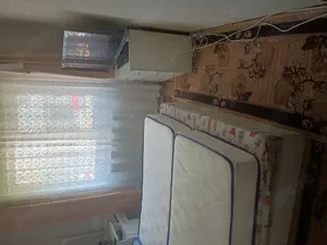 Vând apartament patru camere,decomandat zona Ramiro. - imagine 15 Vând apartament patru camere,decomandat zona Ramiro. - imagine 15