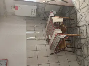 Vând apartament patru camere,decomandat zona Ramiro. - imagine 14 Vând apartament patru camere,decomandat zona Ramiro. - imagine 14