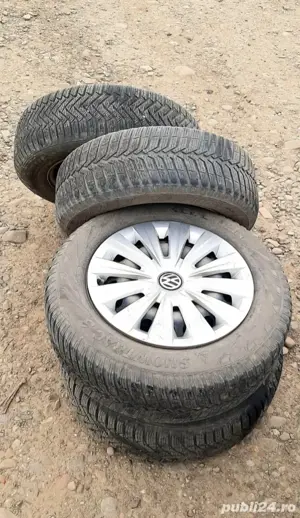 Jante din oțel cu cauciucuri de iarnă și capace - imagine 4