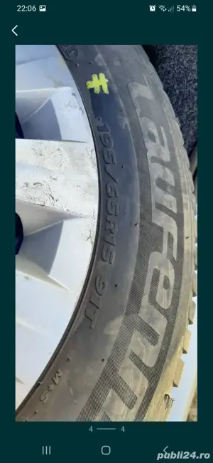 Jante din oțel cu cauciucuri de iarnă și capace - imagine 3