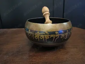 Vas tibetan cântător