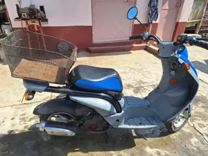 Vând moped PEUGEOT Lydix 