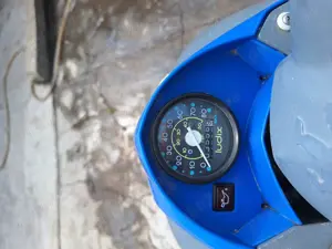 Vând moped PEUGEOT Lydix  - imagine 4 Vând moped PEUGEOT Lydix  - imagine 4